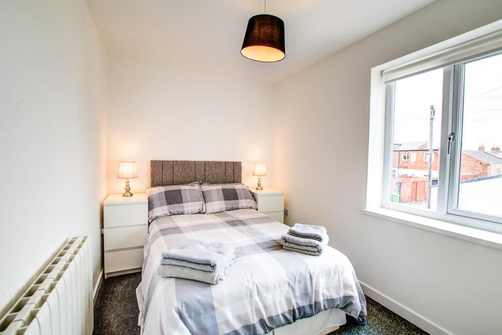 Sunderland Short Stays 2 Bedroom Apartment Free Parking Fulwell Sr6 Экстерьер фото